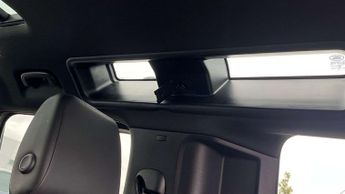 Land Rover Defender X-Dynamic SE