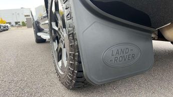 Land Rover Defender X-Dynamic SE