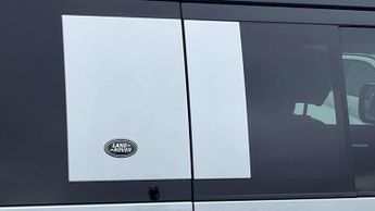 Land Rover Defender X-Dynamic SE