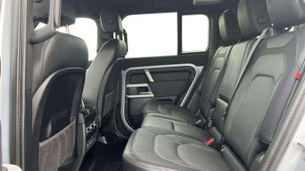 Land Rover Defender X-Dynamic SE