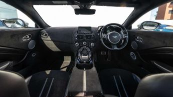 Aston Martin Vantage 