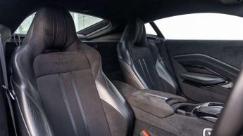 Aston Martin Vantage 