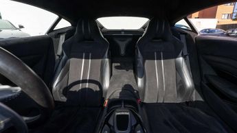 Aston Martin Vantage 