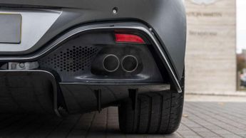 Aston Martin Vantage 