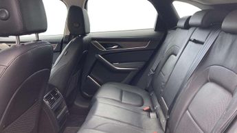 Jaguar F-PACE SE