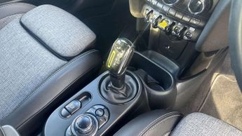 MINI Hatchback Cooper S Level 2