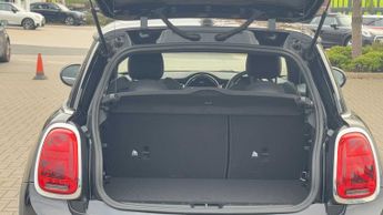 MINI Hatchback Cooper S Level 2