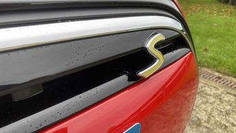MINI Hatchback Cooper S Level 2