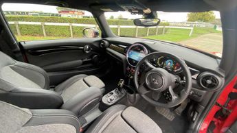 MINI Hatchback Cooper S Level 2