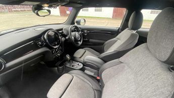 MINI Hatchback Cooper S Level 2