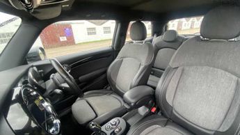 MINI Hatchback Cooper S Level 2