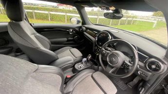 MINI Hatchback Cooper S Level 2