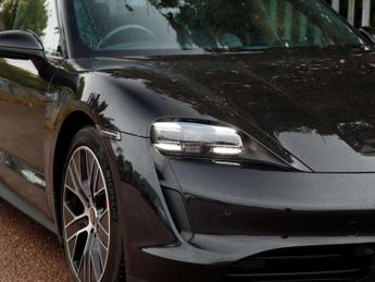 Porsche Taycan 