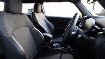 MINI Hatchback Cooper S Level 2