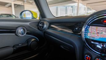 MINI Hatchback Cooper S Level 2