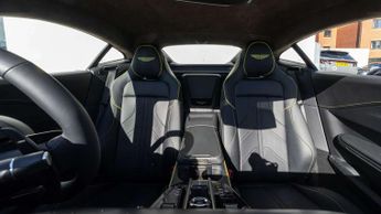 Aston Martin Vantage 