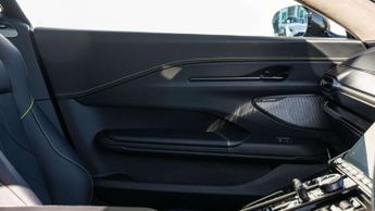 Aston Martin Vantage 