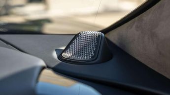 Aston Martin Vantage 