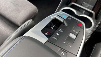 BMW iX Shadow Edition