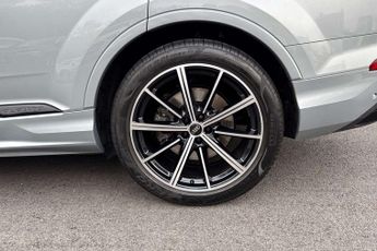 Audi Q7 Black Edition