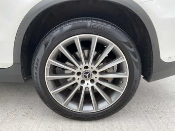 Mercedes-Benz GLC AMG Line