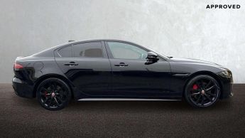 Jaguar XE R-Dynamic Black