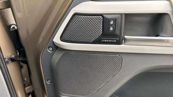 Land Rover Defender XS Edition