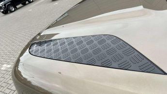 Land Rover Defender XS Edition