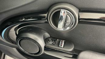 MINI Hatchback Cooper S Level 2