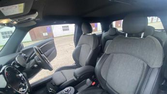 MINI Hatchback Cooper S Level 2