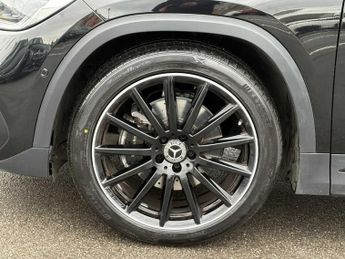 Mercedes-Benz GLA AMG Line Night Edition