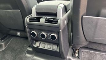 Land Rover Defender X-Dynamic SE