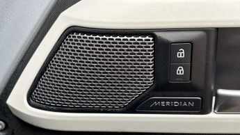 Land Rover Defender X-Dynamic SE