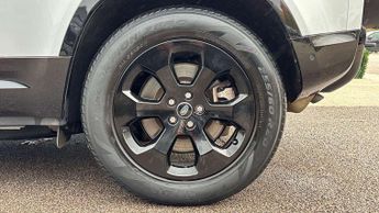 Land Rover Defender X-Dynamic SE