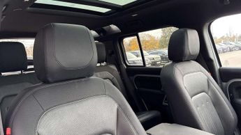 Land Rover Defender X-Dynamic SE