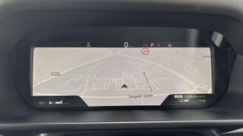 Land Rover Defender X-Dynamic SE