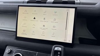 Land Rover Defender X-Dynamic SE