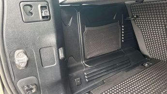 Land Rover Defender SE