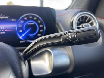 Mercedes-Benz EQB AMG Line Executive