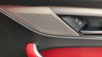 Jaguar F-PACE R-Dynamic S