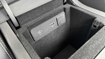 Jaguar F-PACE R-Dynamic Black