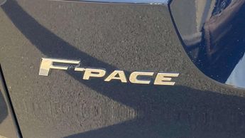 Jaguar F-PACE SE