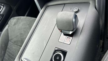 Land Rover Discovery R-Dynamic S