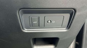 Land Rover Discovery R-Dynamic S