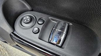 MINI Hatchback Cooper S Level 2