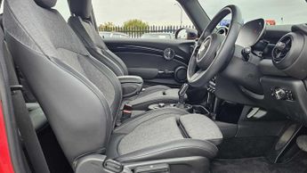 MINI Hatchback Cooper S Level 2