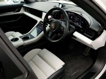 Porsche Taycan Cross Turismo