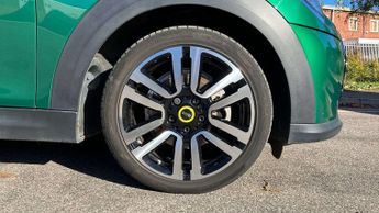 MINI Hatchback Cooper S Level 2