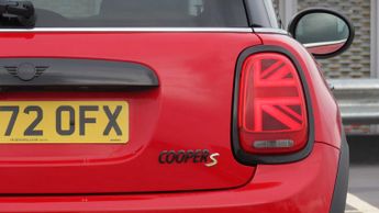 MINI Hatchback Cooper S Level 2