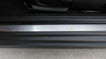 MINI Hatchback Cooper S Level 2